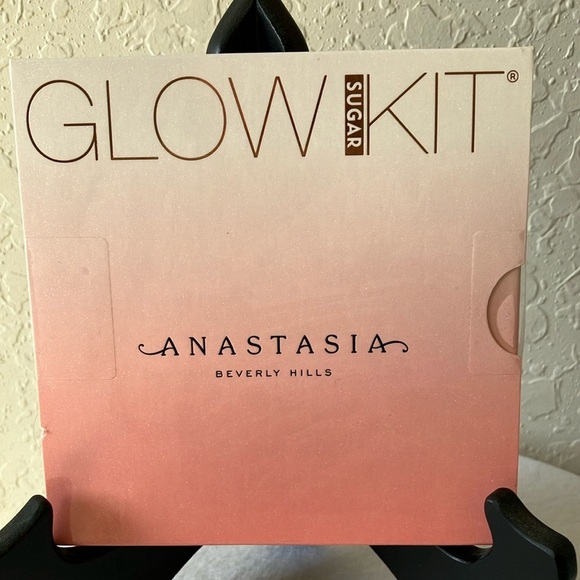 Anastasia Beverly Hills Glow is SUGAR Kit- Luminous Highlighter- New - Picture 1 of 16